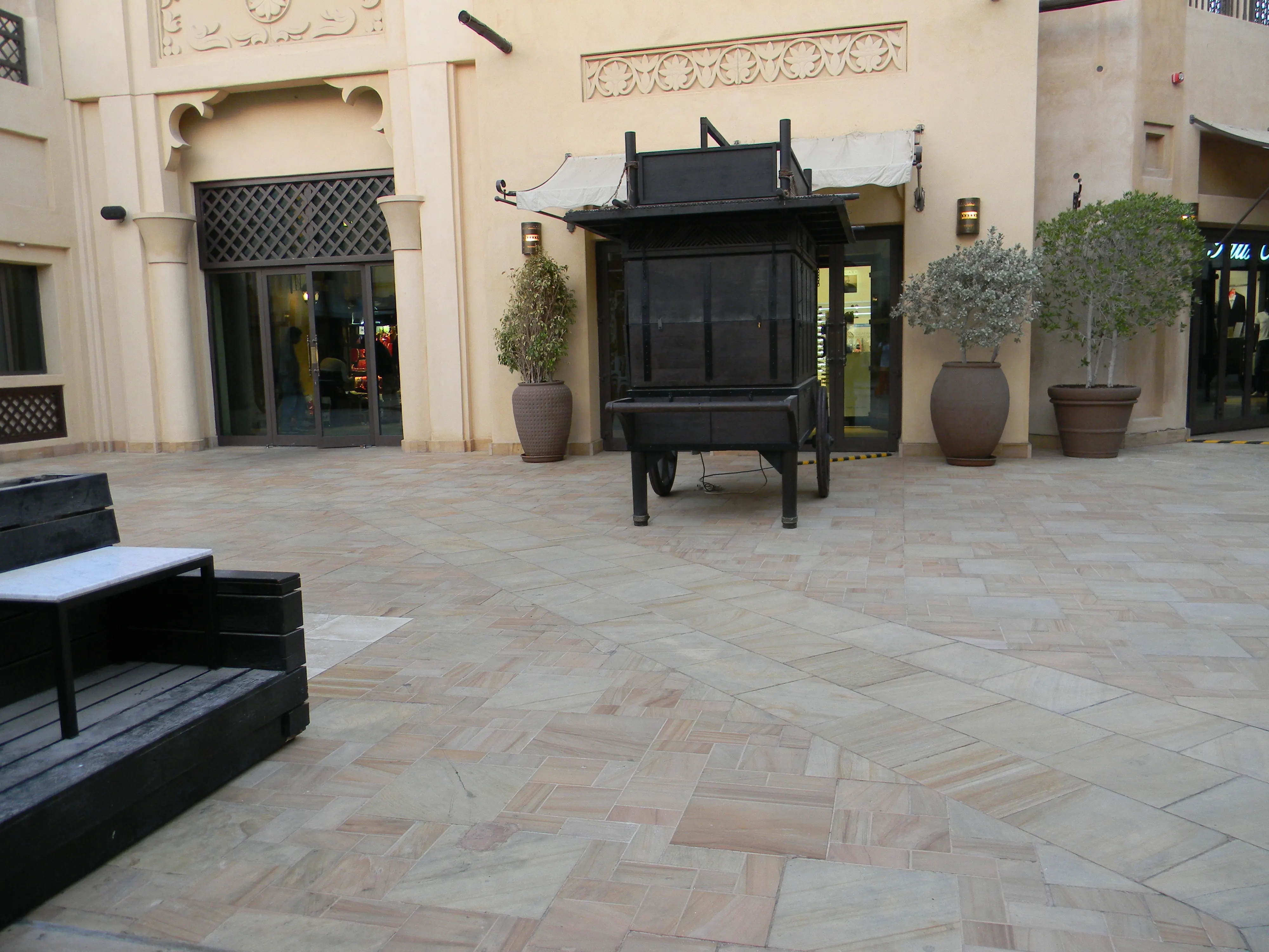 2017 Oct - Courtyard at Souk Madinat Jumeirah - Dubai